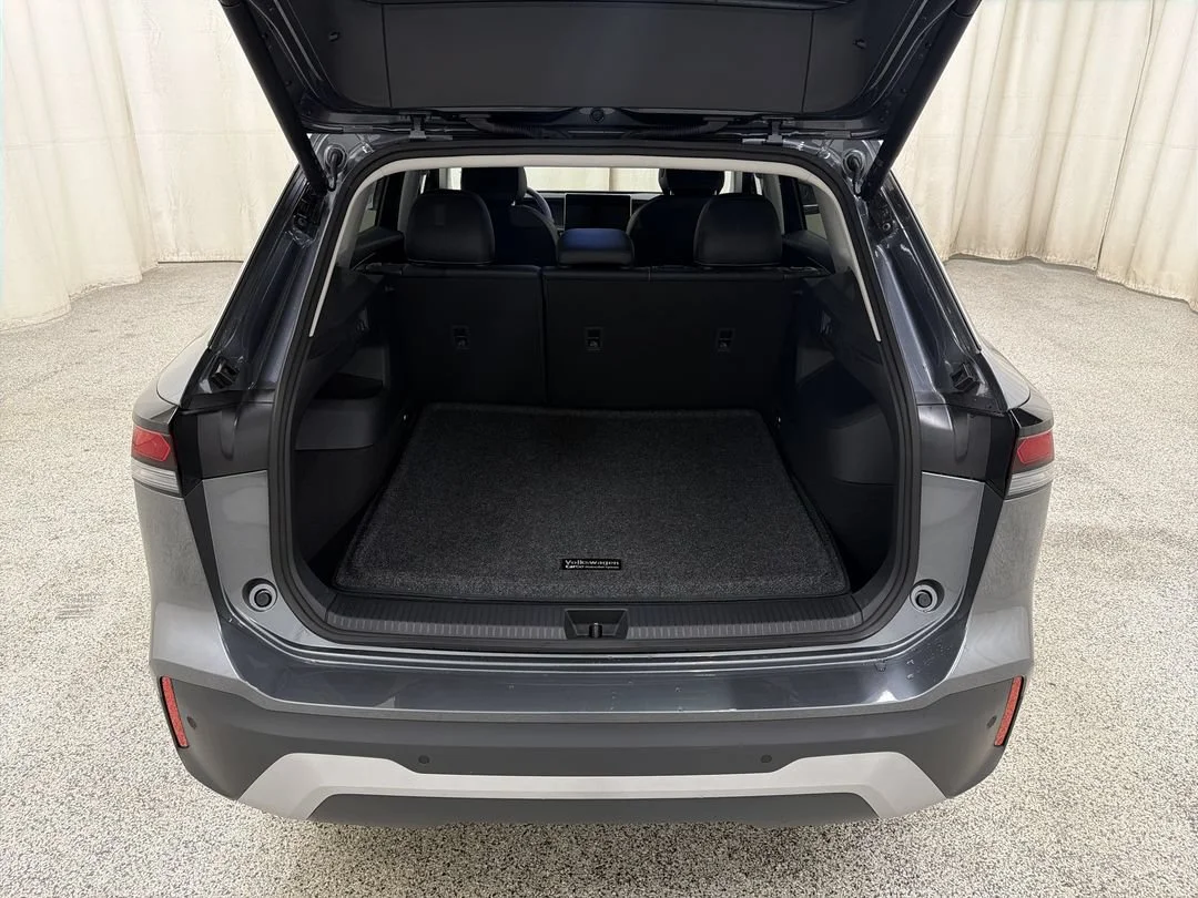 New 2026 Platinum Gray Metallic Volkswagen SE image 16