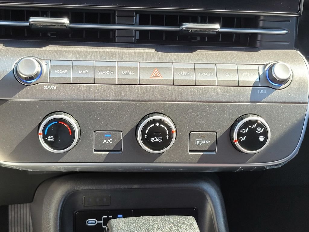 Used 2025 Gray Hyundai SE image 19