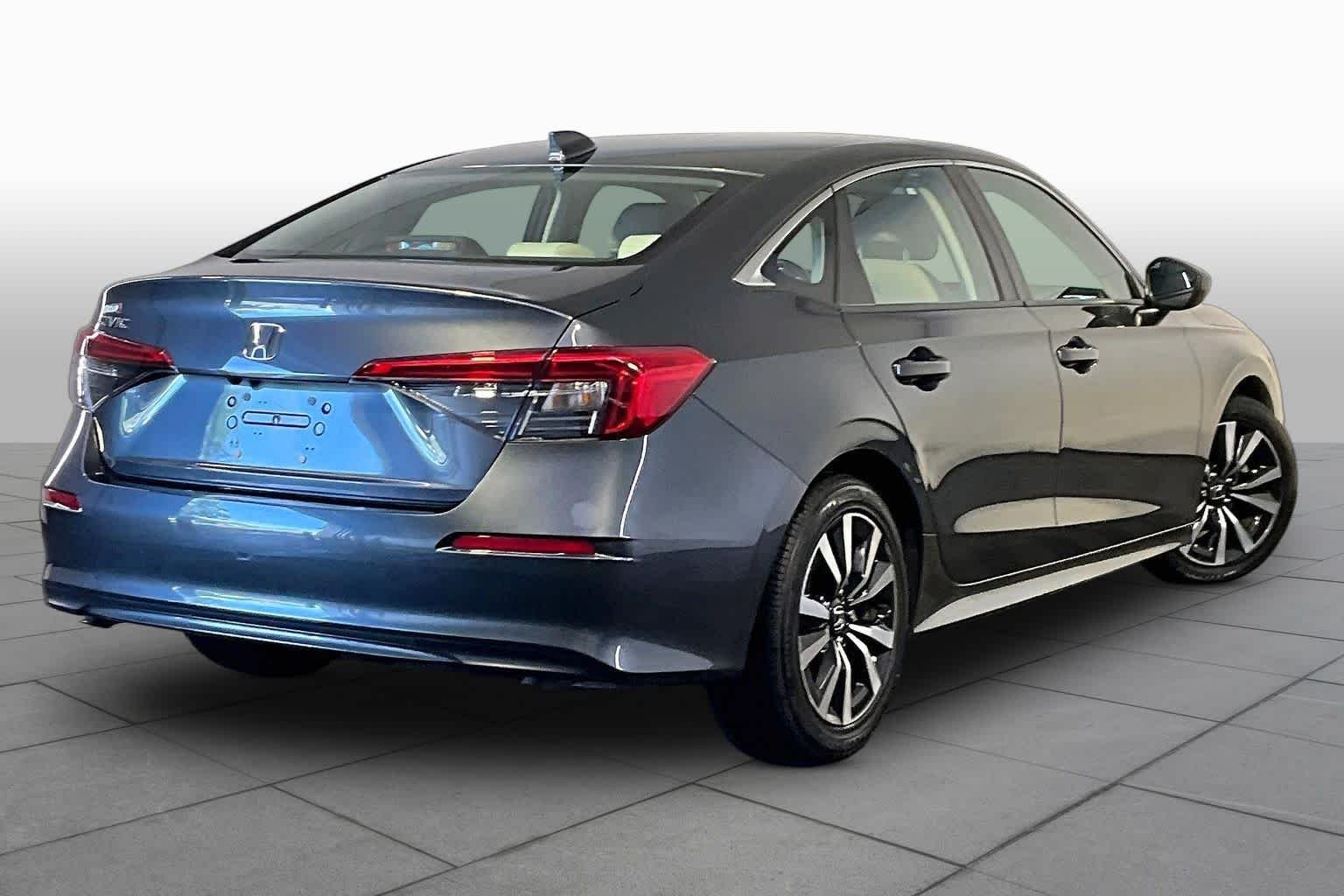 Used 2024 Meteorite Gray Metallic Honda EX image 13