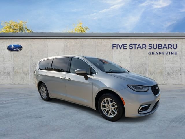 Used 2023 Silver Chrysler Touring L image 2