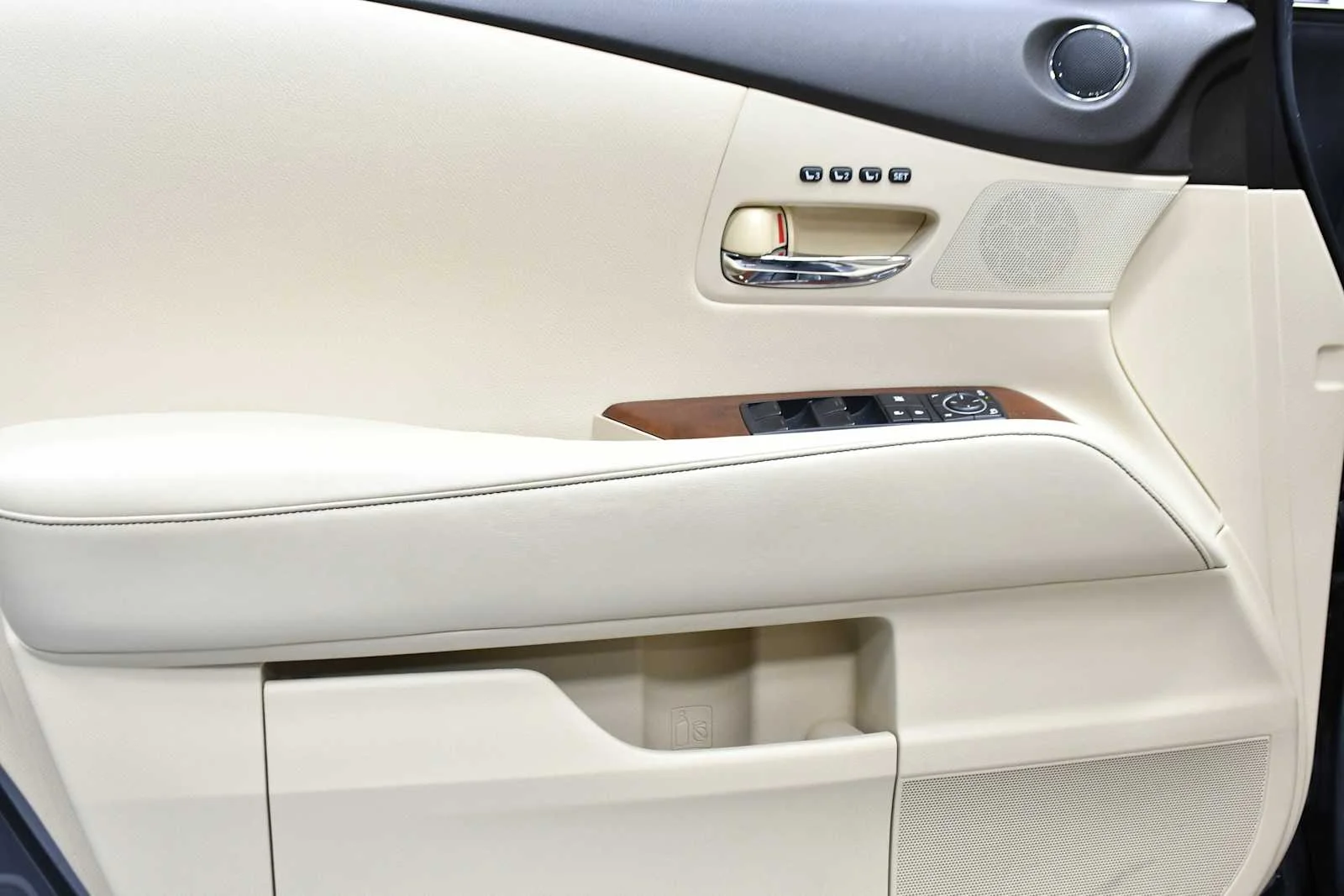 Used 2013 Nebula Gray Pearl Lexus  image 14