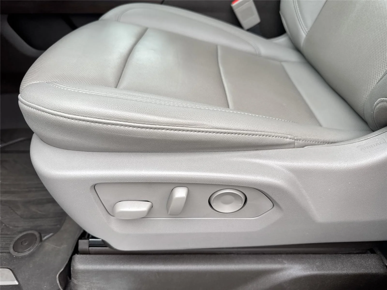 Used 2024 Titanium Rush Metallic GMC SLT image 10