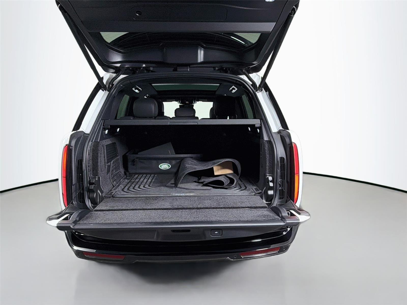 2025 Land Rover Range Rover SE - Photo 26