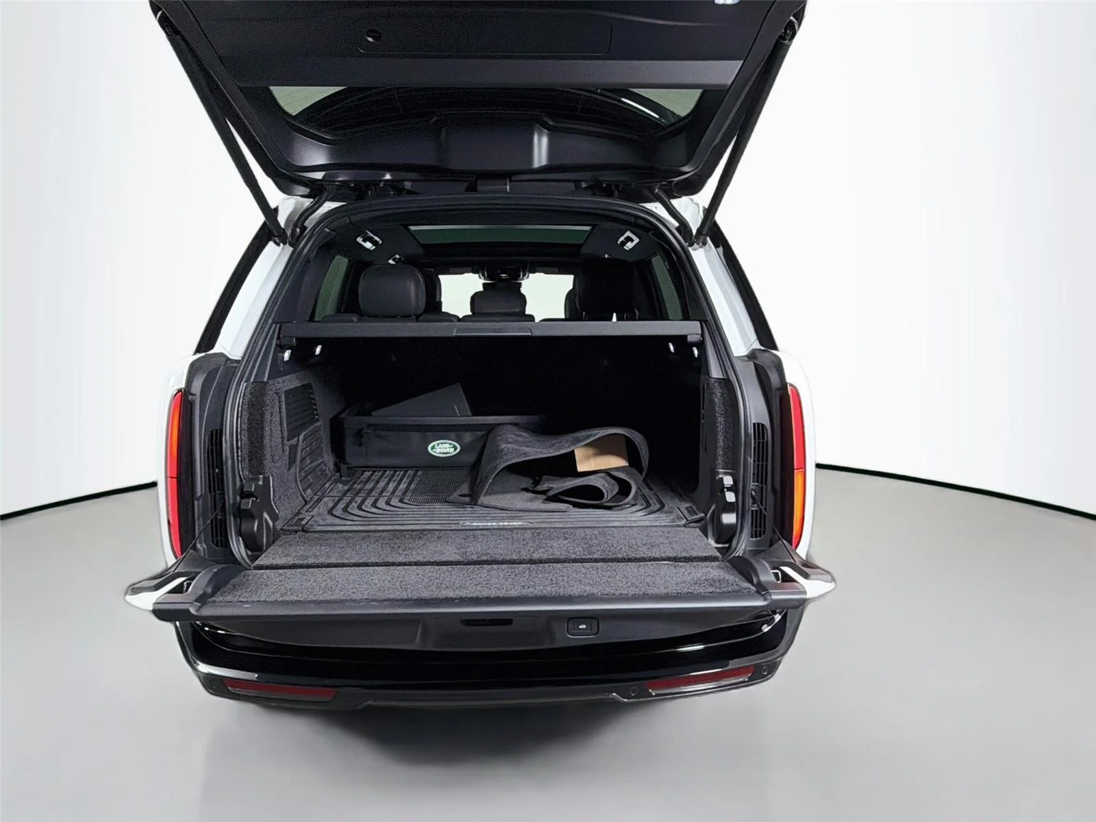 2025 Land Rover Range Rover SE - Photo 26