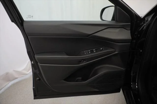 New 2026 Diamond Black Crystal Pearl-Coat Exterior Paint Jeep Limited image 28