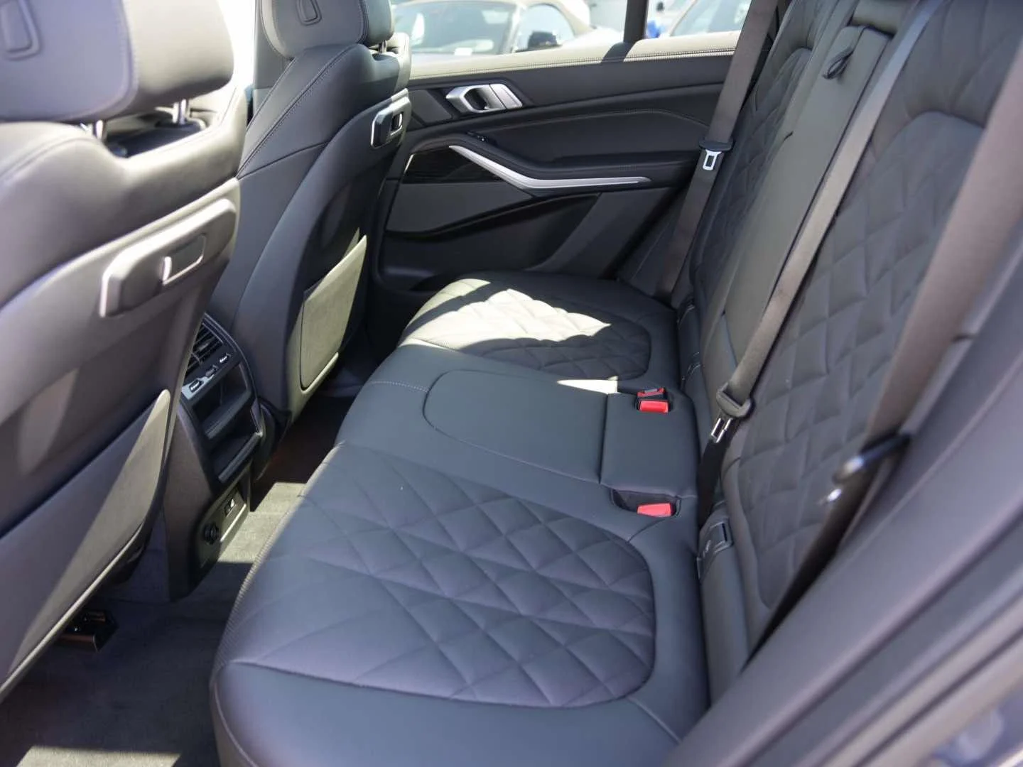 New 2026 Dravit Grey Metallic BMW sDrive40i image 8
