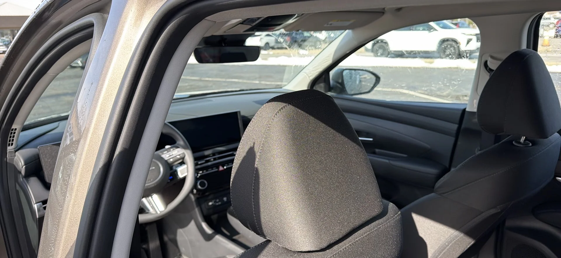 New 2026 Cashmere Bronze Hyundai Blue SE image 13