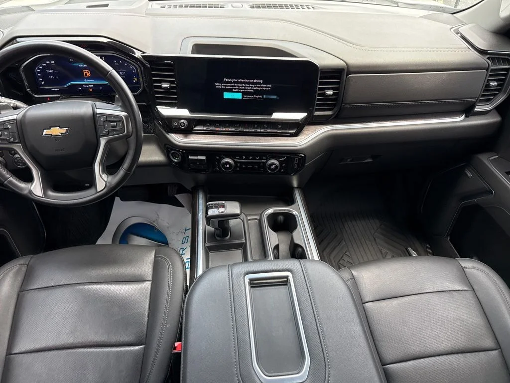 Used 2022 Iridescent Pearl Tricoat Chevrolet LTZ image 17