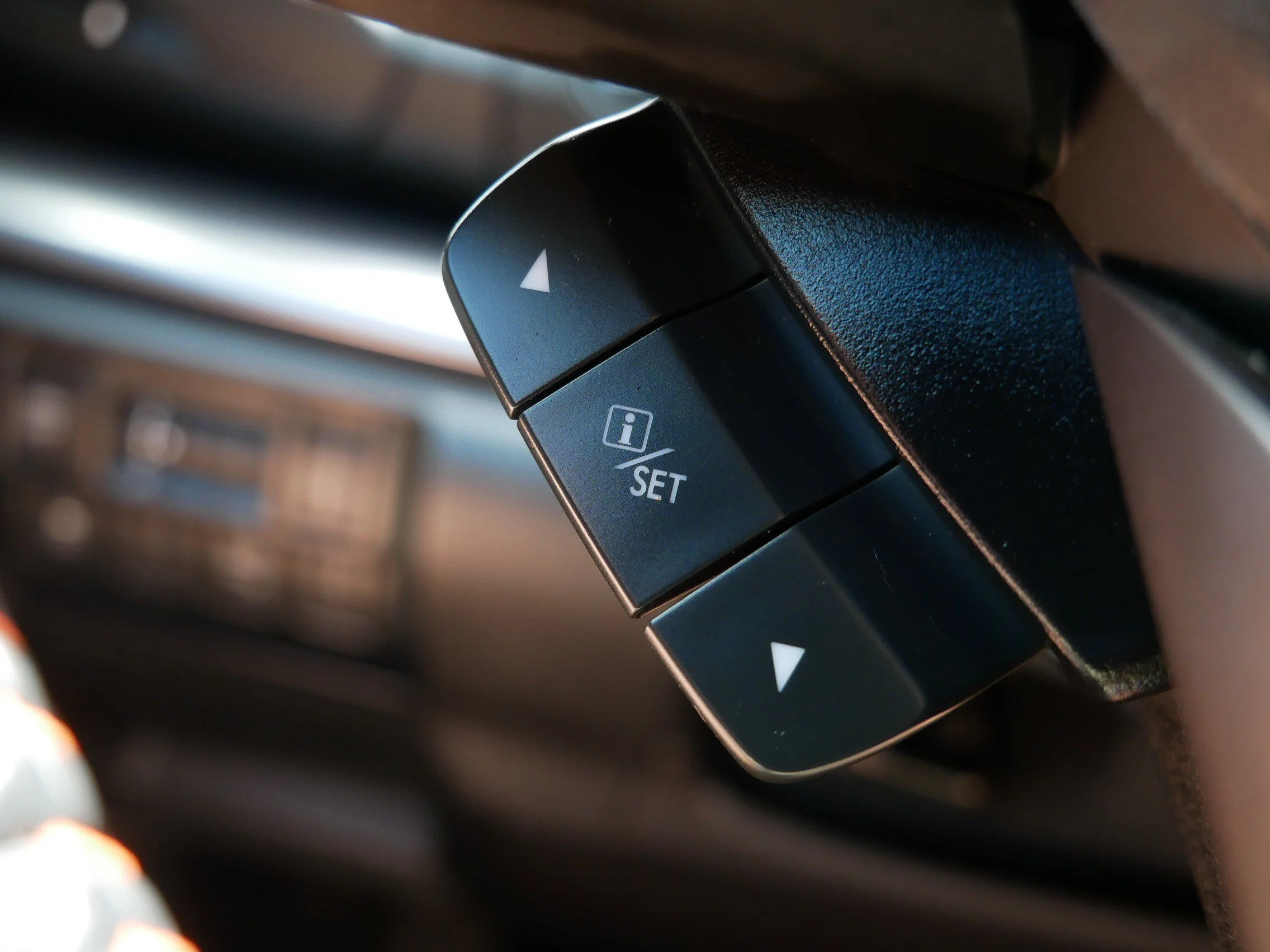 Used 2018 Dark Gray Metallic Subaru Limited image 30