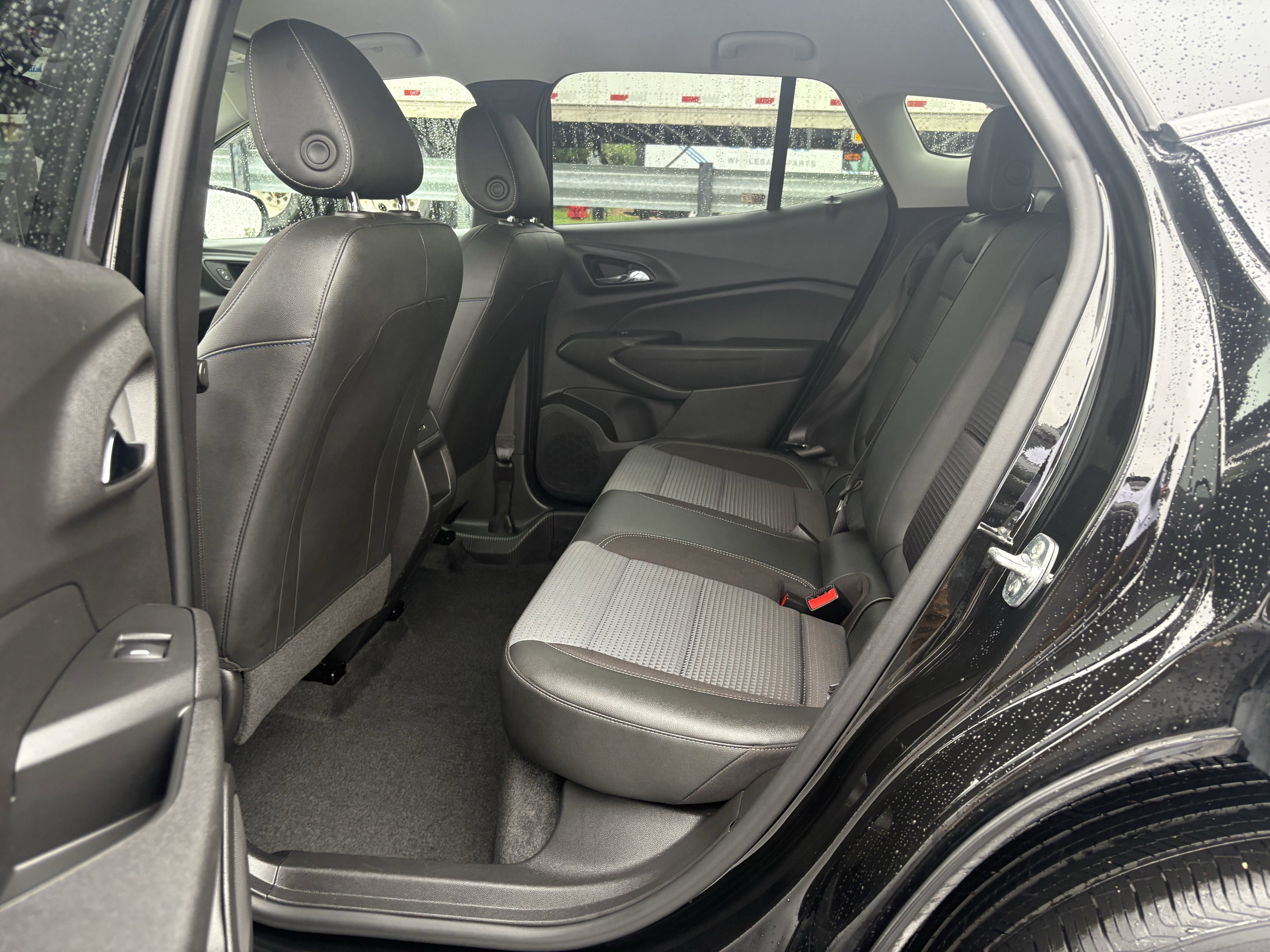 Used 2025 Mosaic Black Metallic Chevrolet LT image 6
