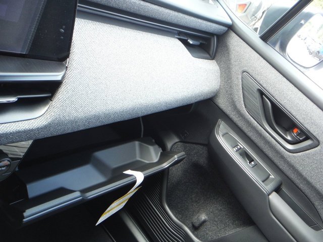 New 2026 CRYSTAL WHITE PEARL Subaru Premium image 26
