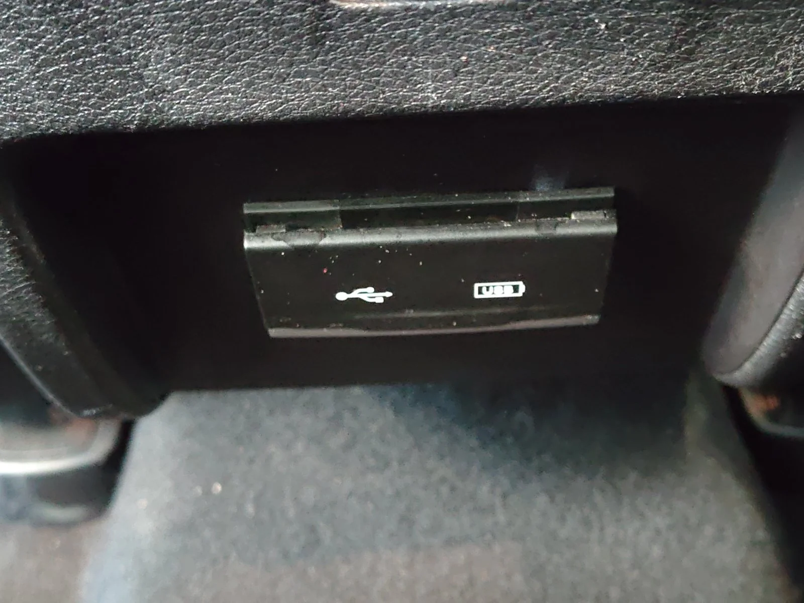 Used 2020 Granite Crystal Metallic Clearcoat Jeep Latitude Plus image 29