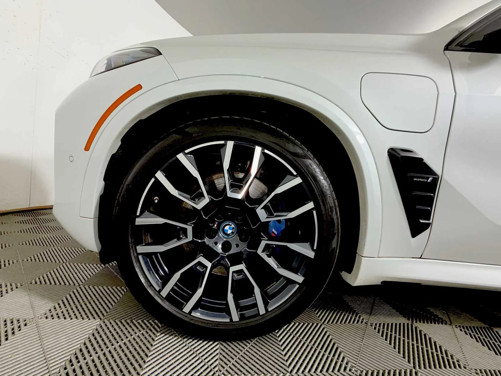 Certified Used 2024 Mineral White Metallic BMW xDrive50e image 8
