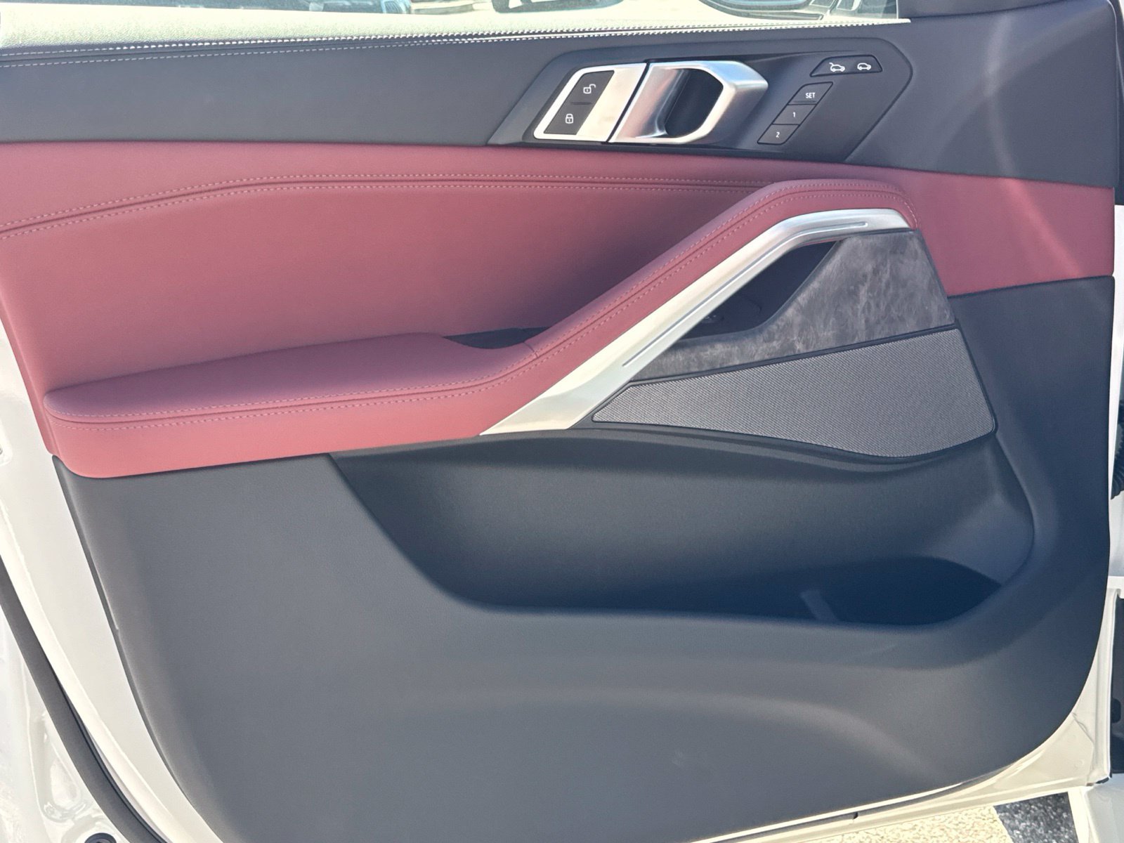 New 2027 Alpine White BMW xDrive40i image 18