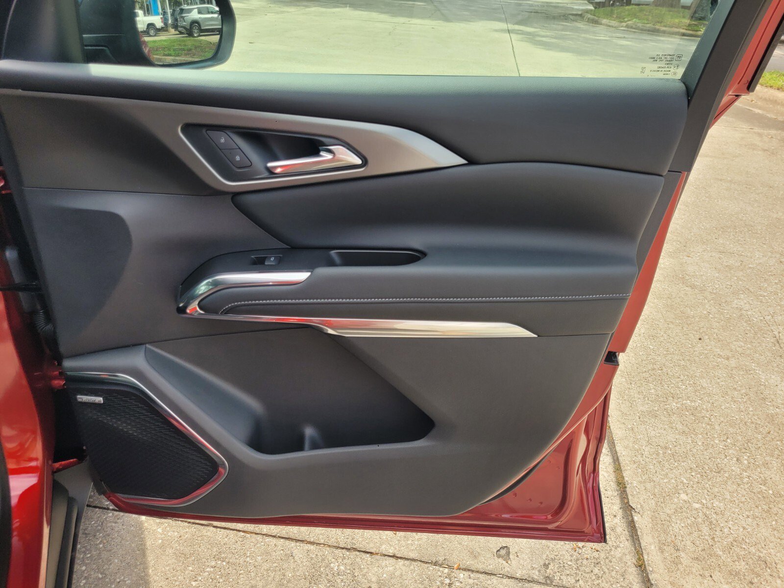 2025 Chevrolet Traverse LT - Photo 14