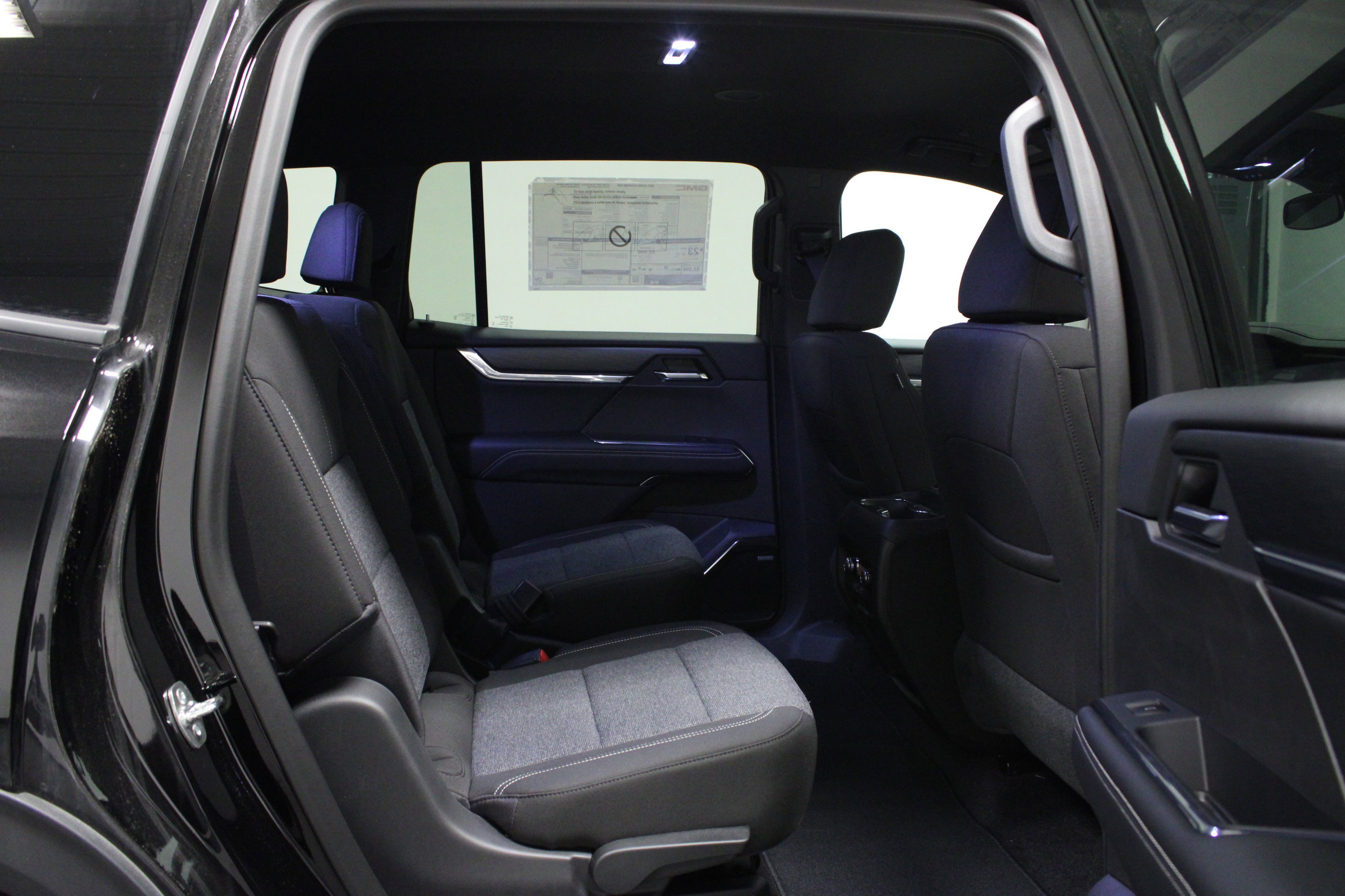 2025 GMC Acadia Elevation - Photo 15