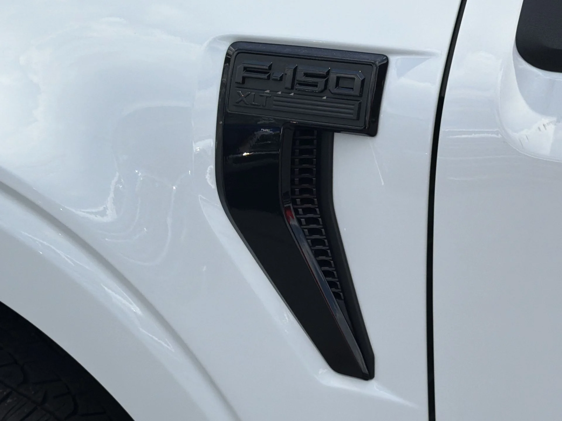 New 2026 Oxford White Ford XLT image 35
