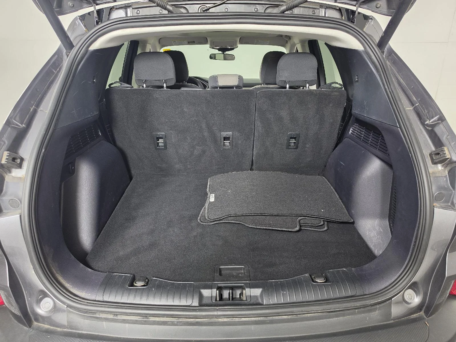 Used 2022 Carbonized Gray Ford SE image 21
