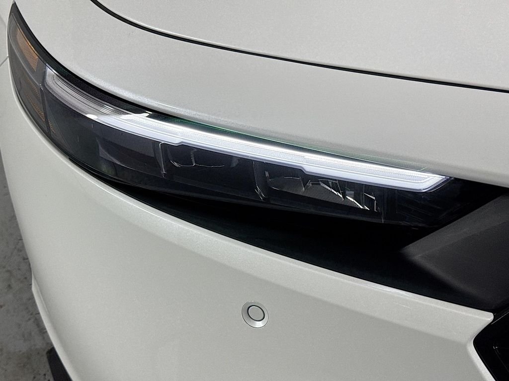 New 2026 Platinum White Pearl Honda Touring image 11