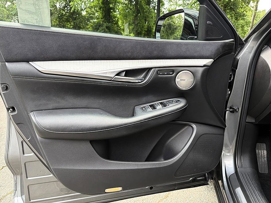 Used 2019 Graphite Shadow INFINITI ESSENTIAL image 10