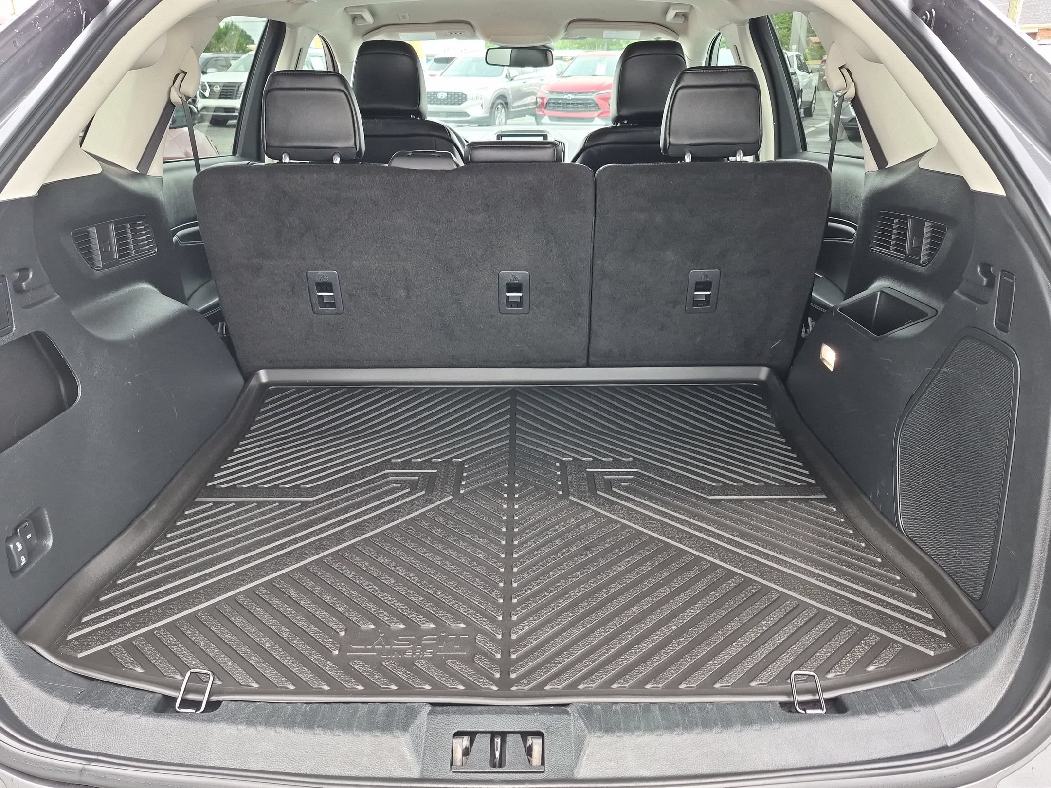 Used 2024  Ford Titanium image 30
