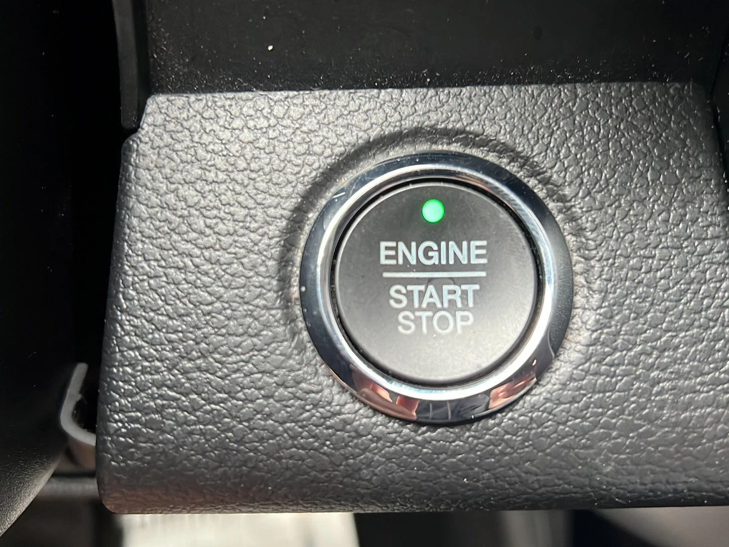 Used 2020 Magnetic Ford Platinum image 11