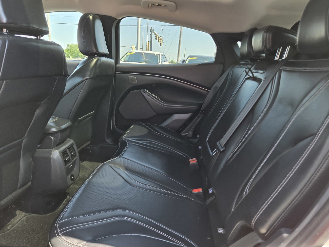 Used 2024 White Ford Premium image 32