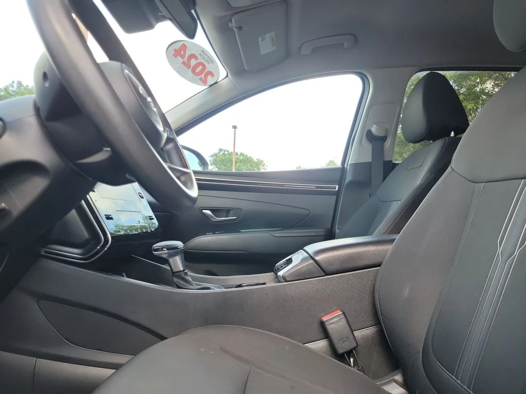 Used 2024 Black Hyundai SEL image 29