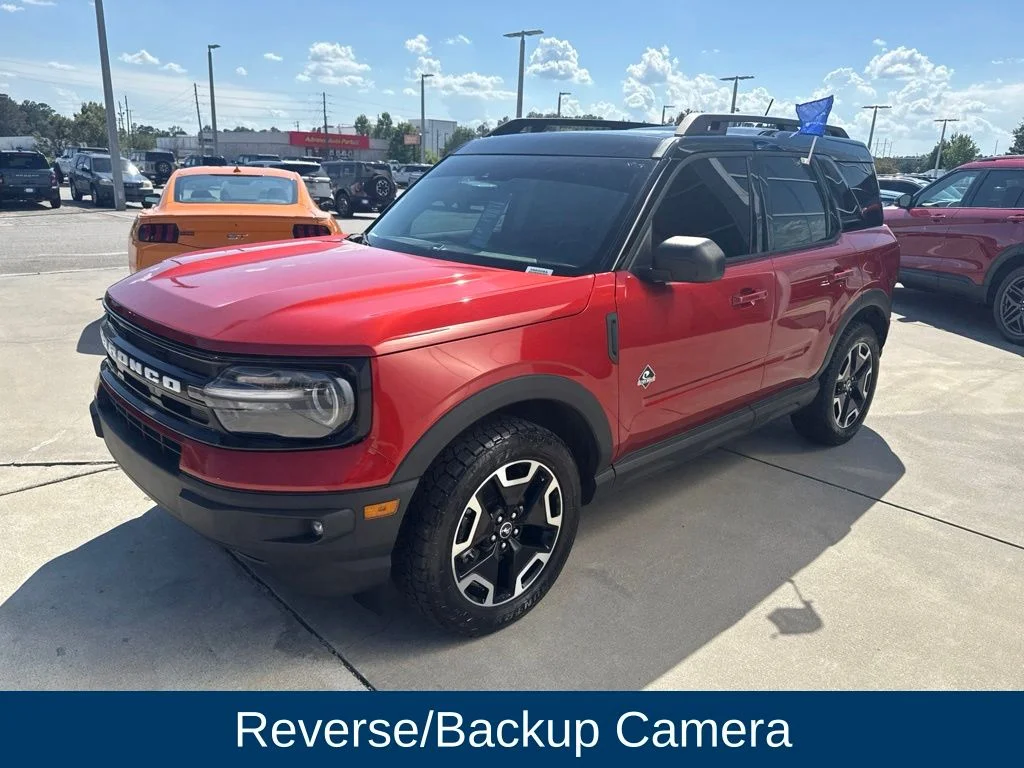 Used 2023 Hot Pepper Red Tinted Clearcoat Ford Outer Banks image 3