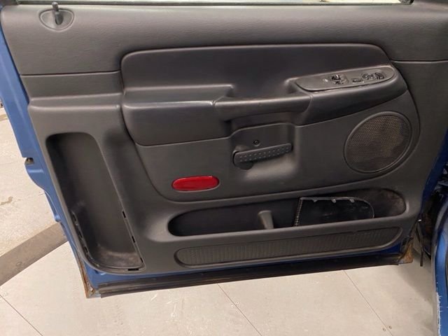 Used 2005 Blue Dodge SLT image 19