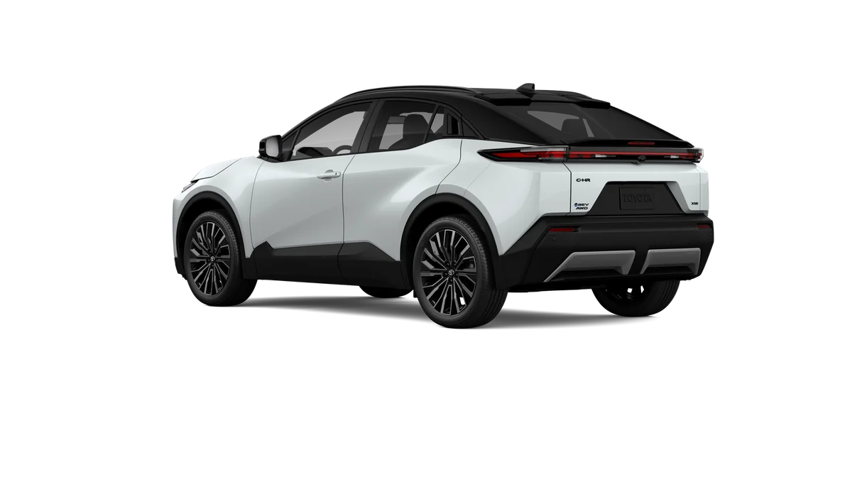 New 2026 Wind Chill Pearl with Midnight Black Metallic roof Toyota XSE image 6