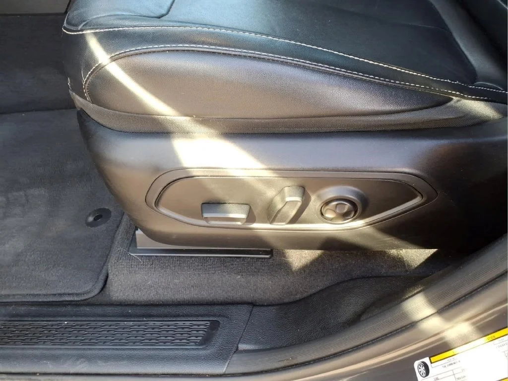 Used 2021 Gray Jeep Limited image 22