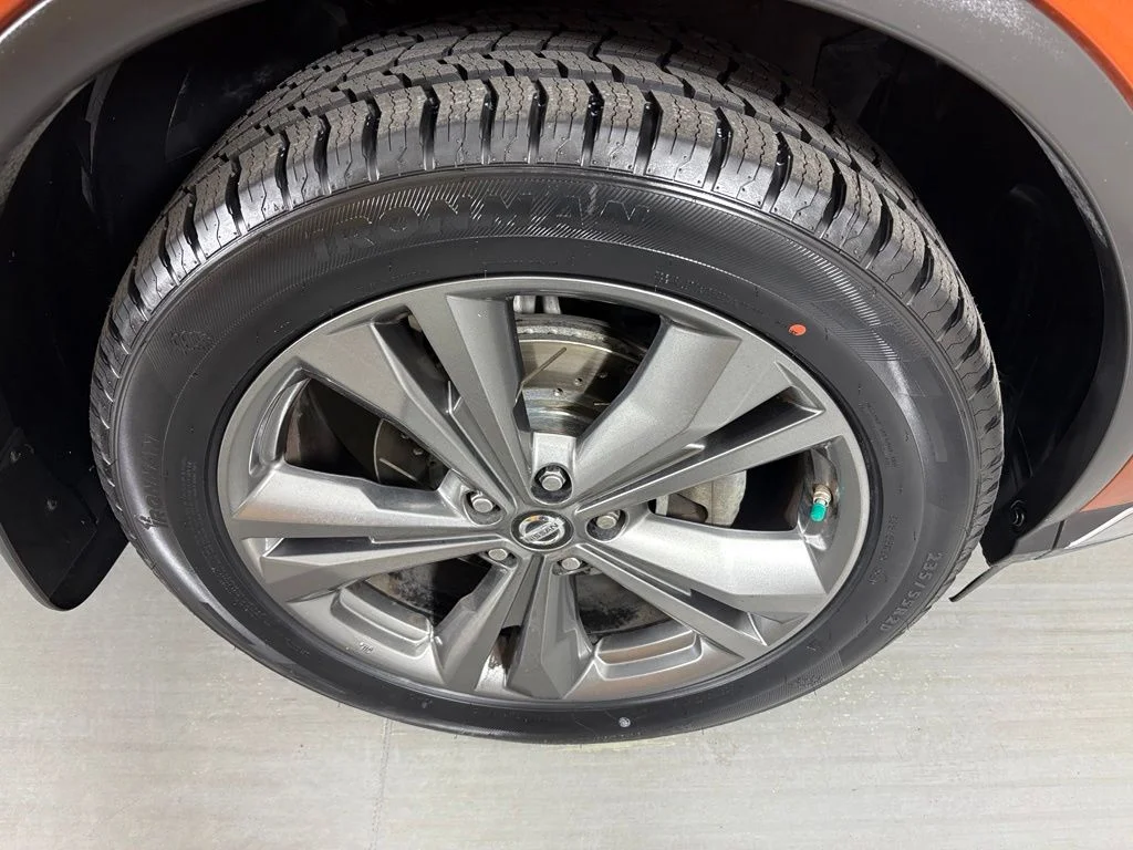 Used 2019 Orange Nissan Platinum image 11