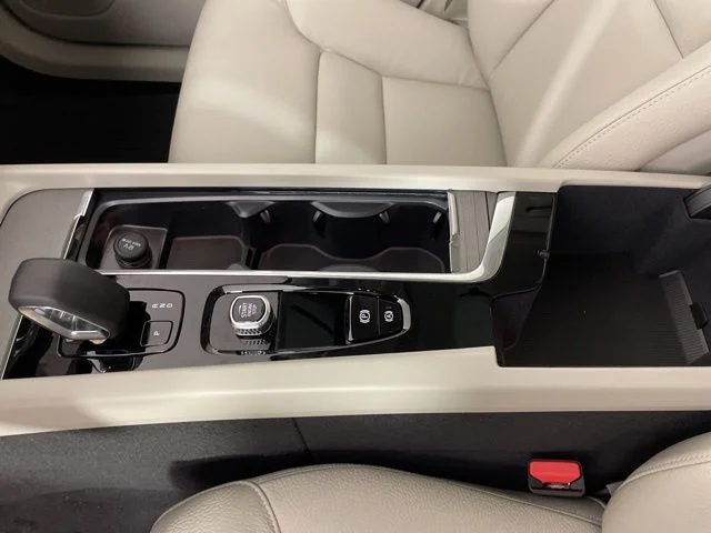 Used 2025 Black Volvo T8 Plus image 18