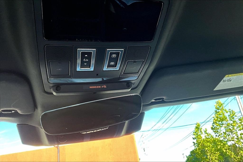 Used 2023 Gray Land Rover X-Dynamic SE image 26