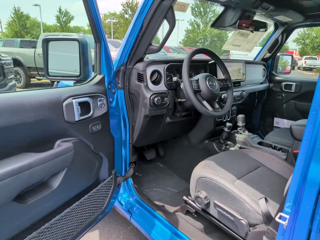 New 2026 Hydro Blue Pearl-Coat Exterior Paint Jeep Sport S image 13