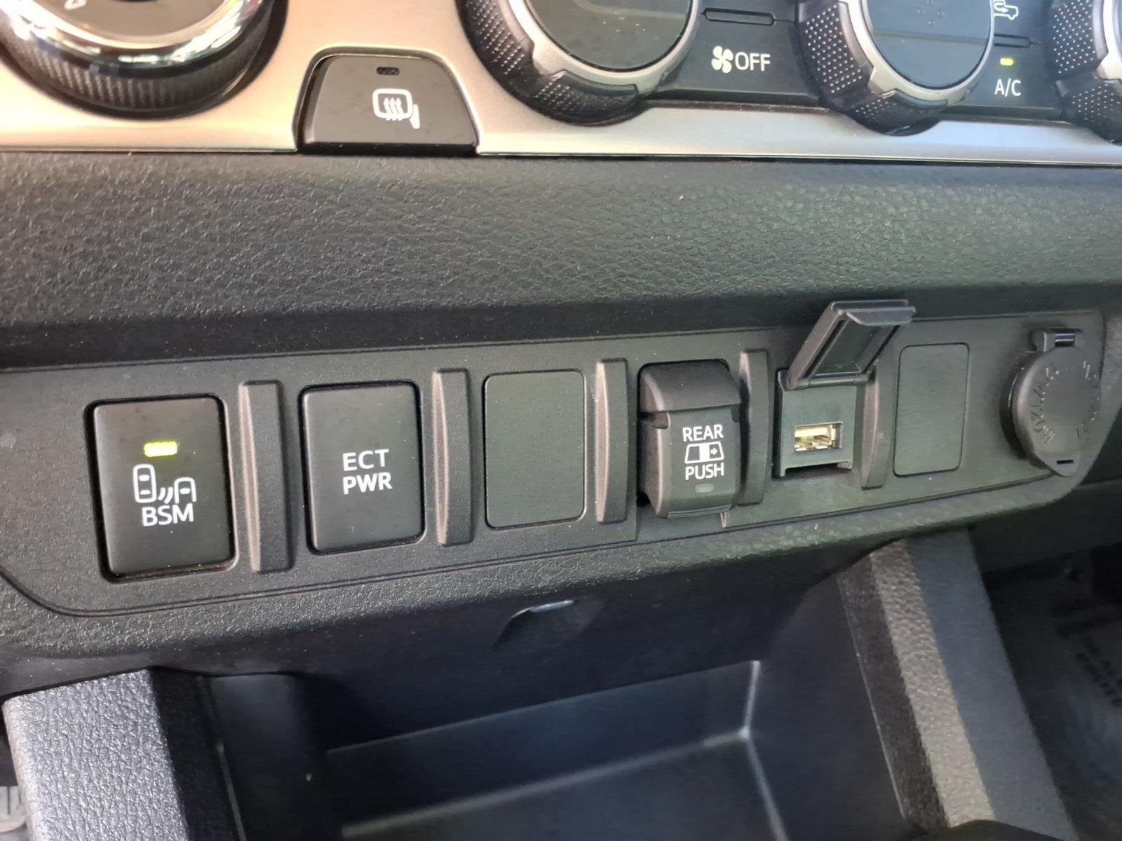 Used 2023 Ice Cap Toyota SR5 image 8