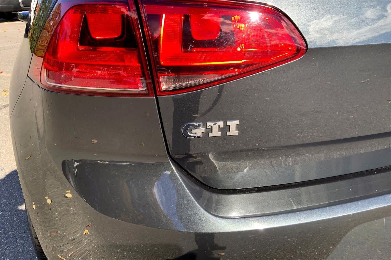 Used 2015 Carbon Steel Gray Metallic Volkswagen S image 33
