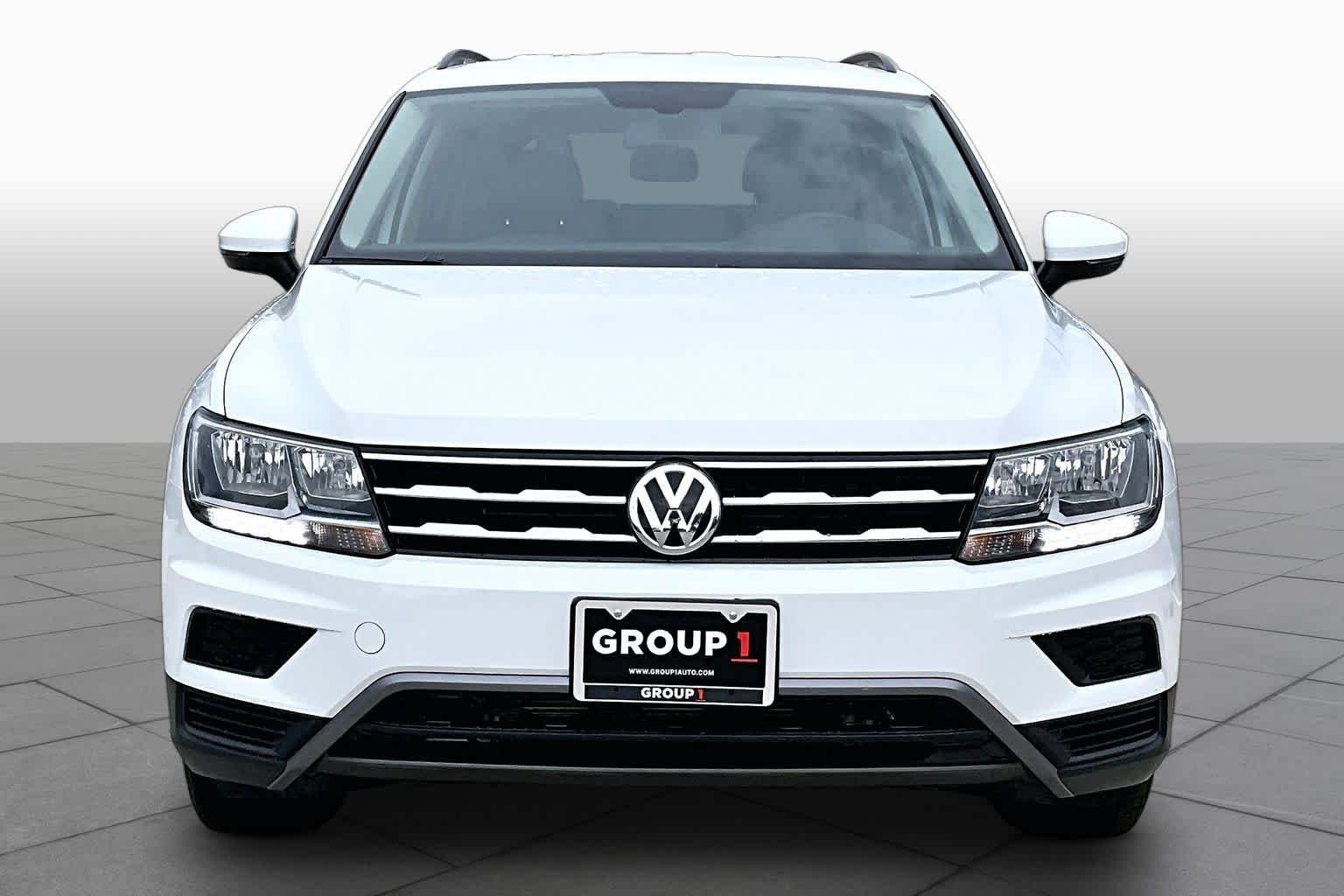 Used 2018 Pure White Volkswagen SE image 4