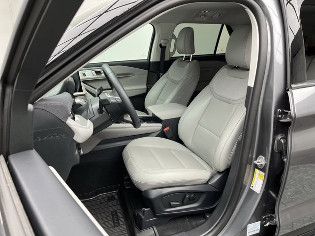 Used 2026 Carbonized Gray Metallic Ford Active with 200A Pkg image 10