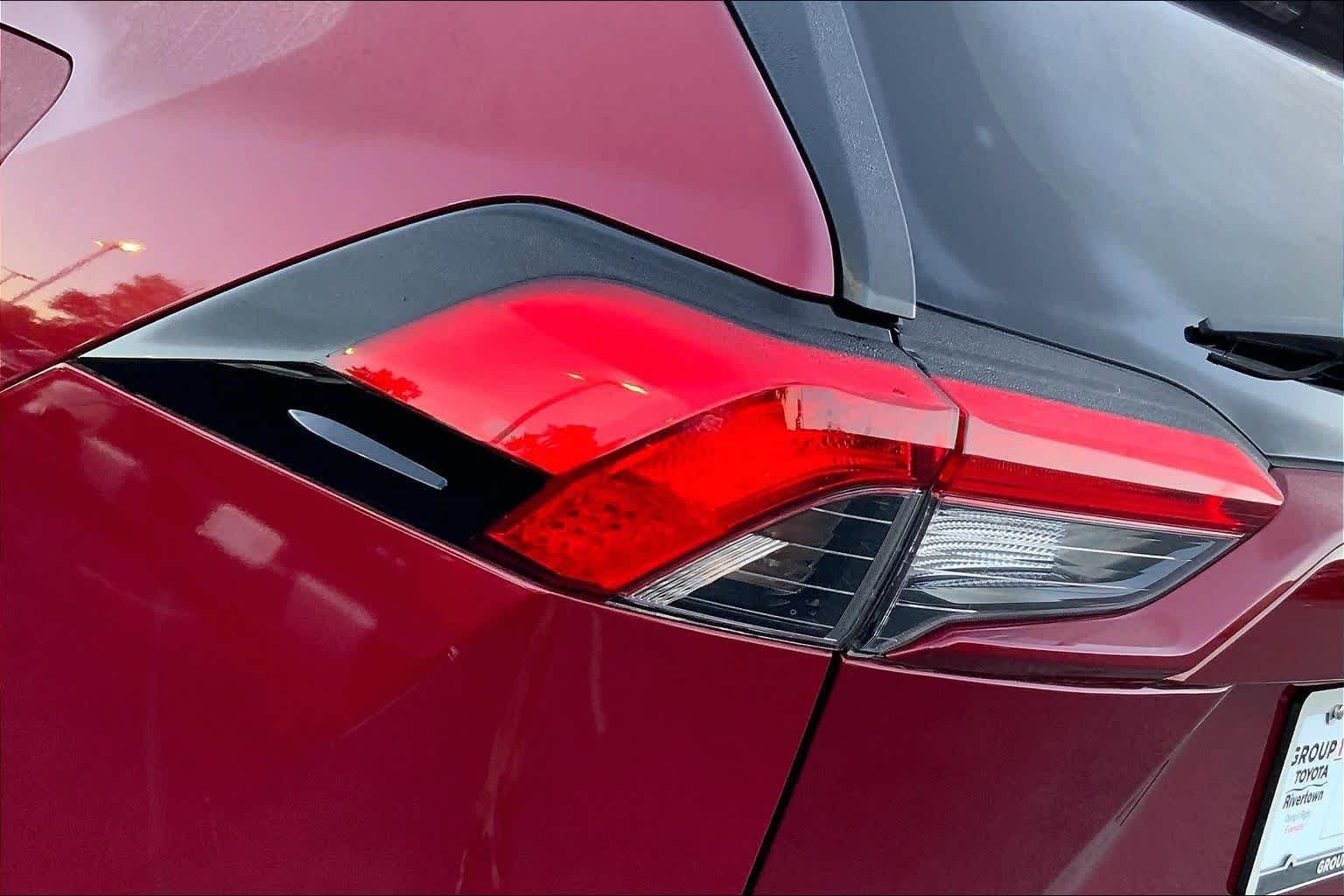 Used 2021 Ruby Flare Pearl Toyota XLE image 15
