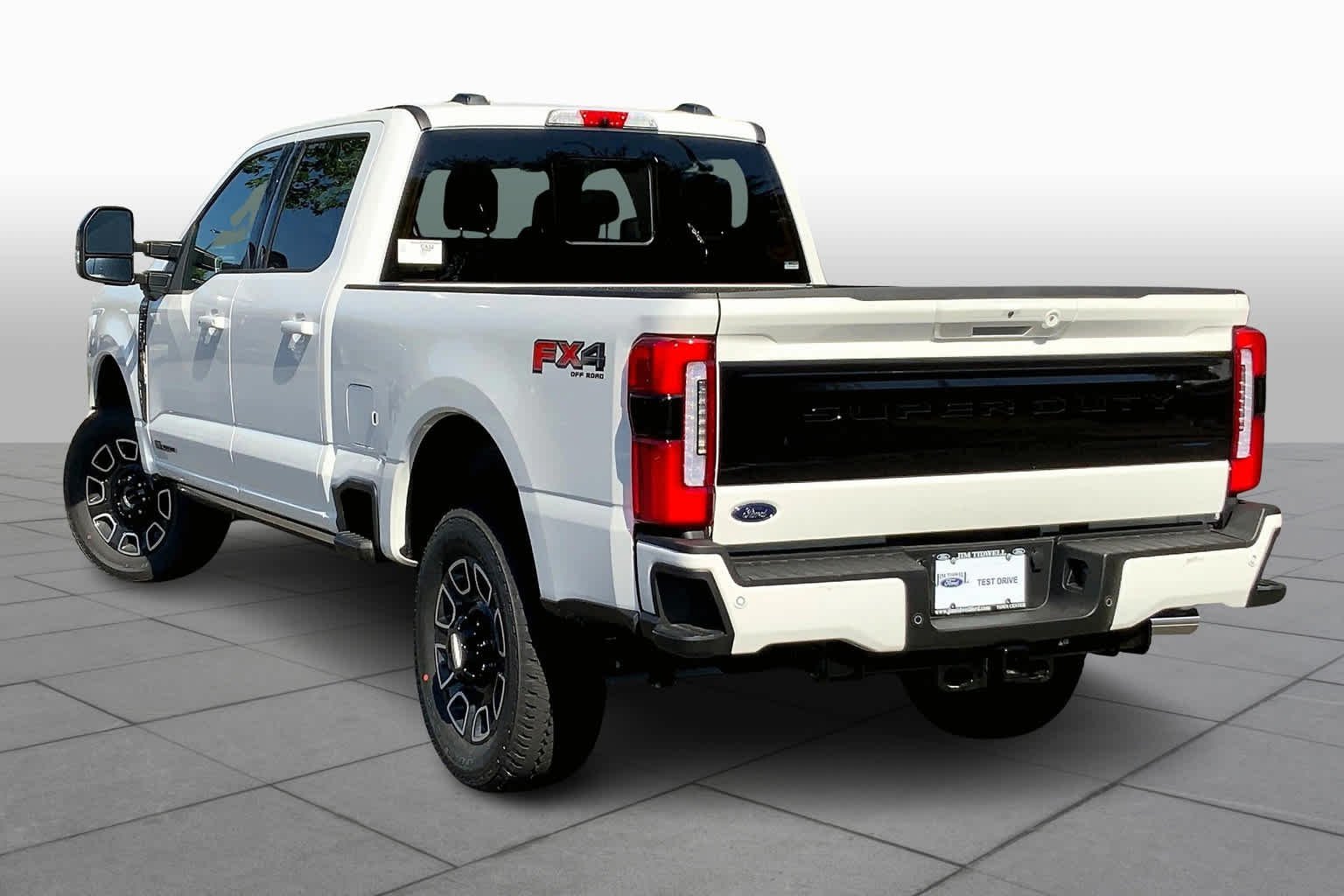 2025 Ford F-350 Super Duty Platinum - Photo 11