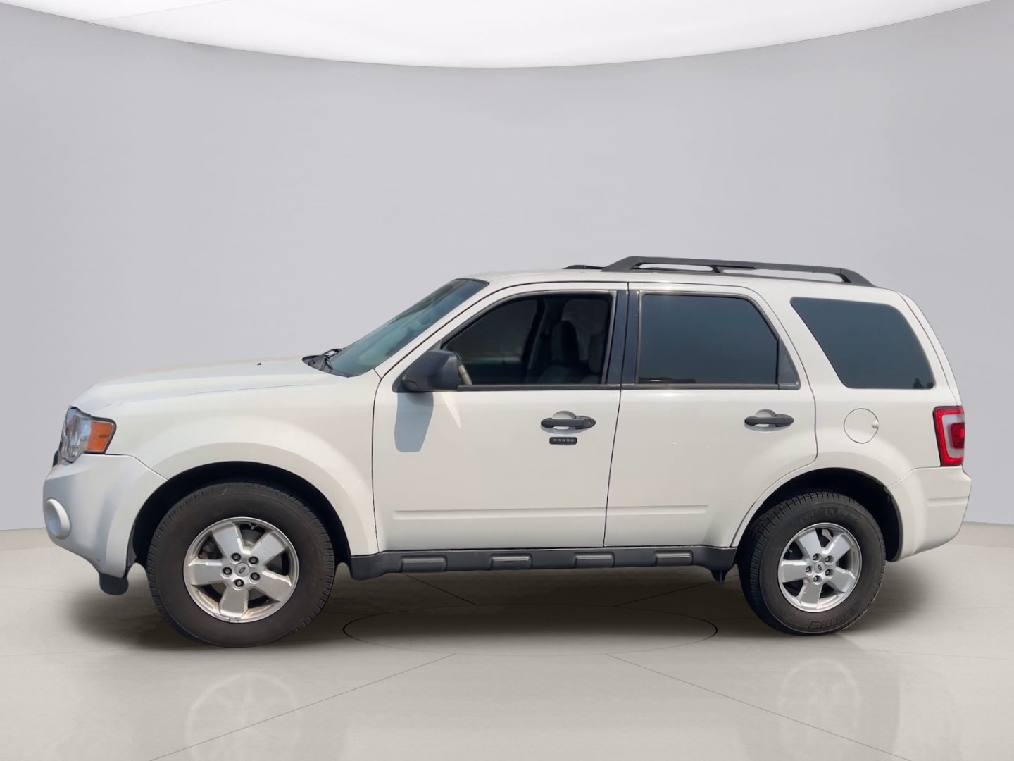Used 2012 White Ford XLT image 2
