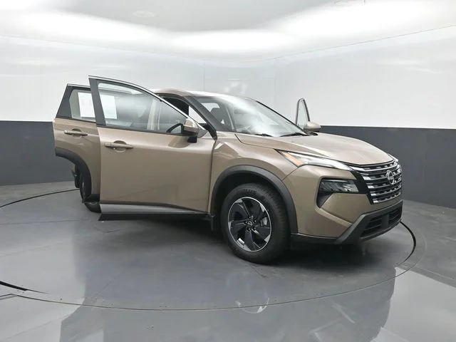 Used 2024 Beige/tan Nissan SV image 38