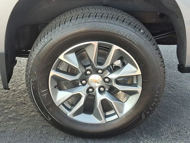 New 2026 Gray Chevrolet LT image 7