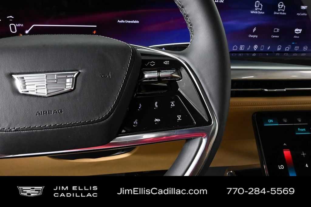 2025 Cadillac Escalade IQ Luxury 2 - Photo 11