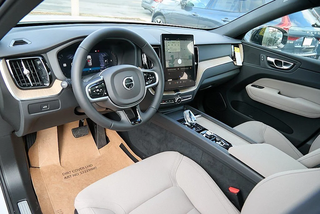 New 2026 Crystal White Volvo Plus image 12