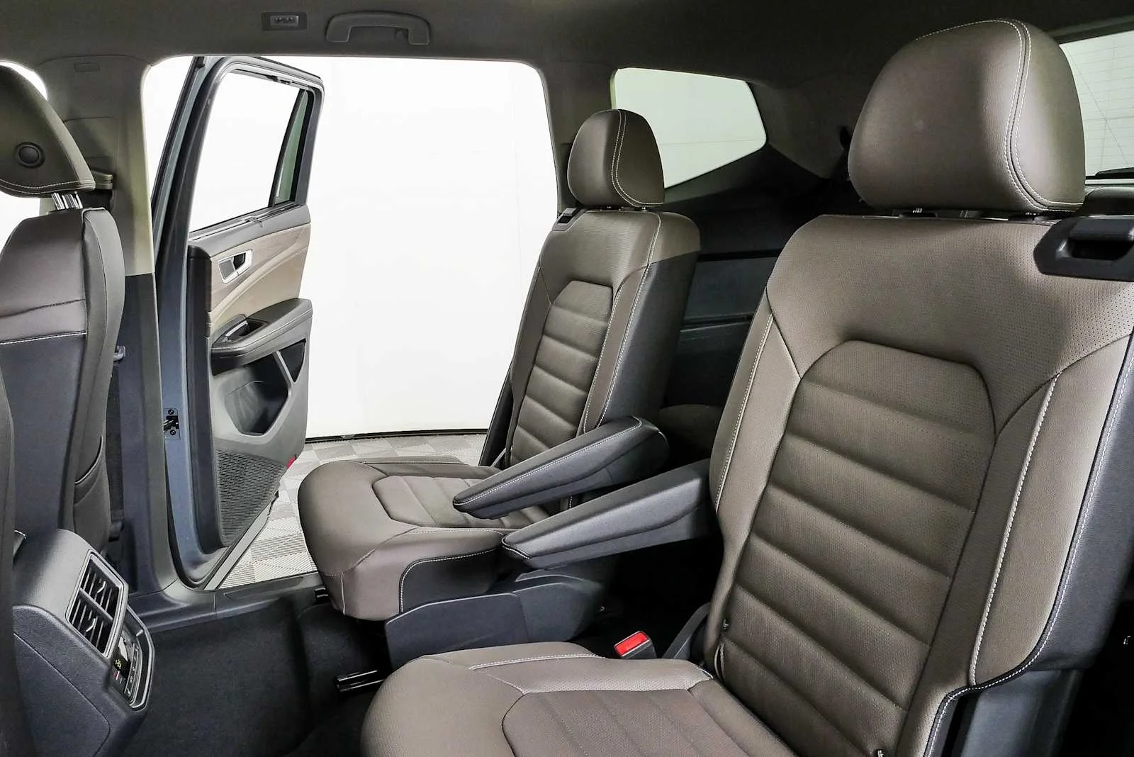 New 2026 Pure Gray Volkswagen 2.0T SEL image 21