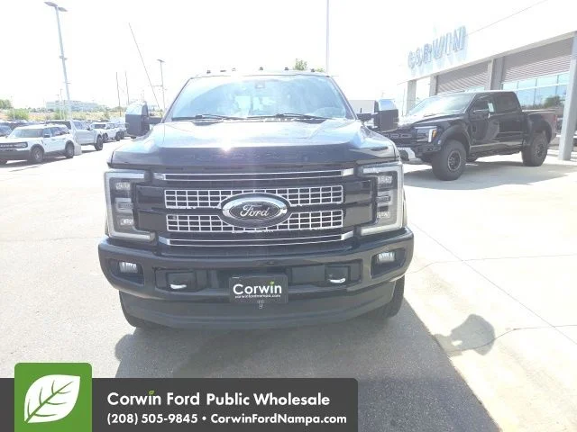 Used 2018 Shadow Black Ford  image 2