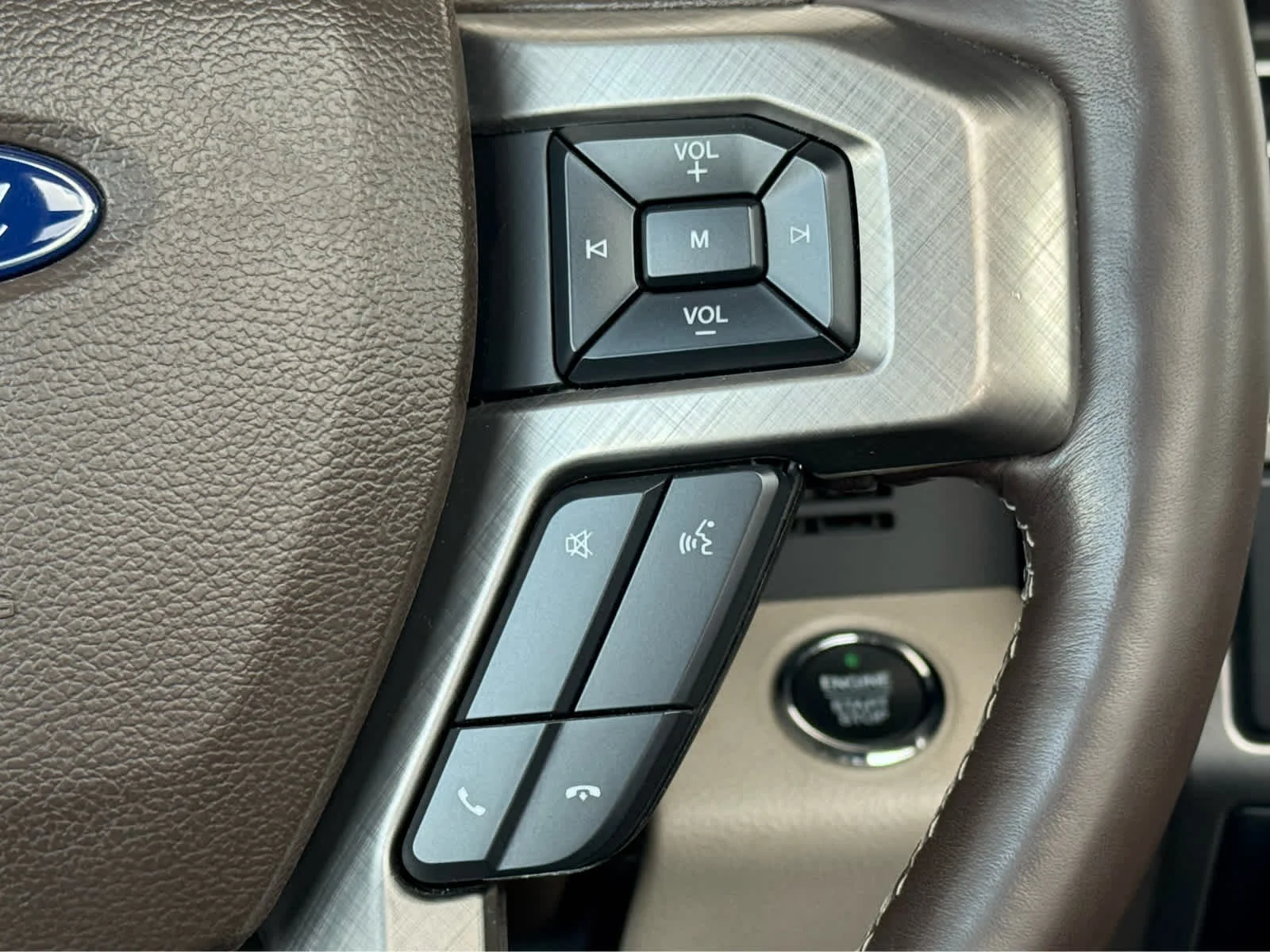 Used 2019  Ford Limited image 19
